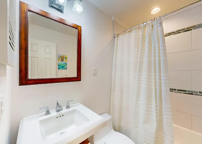 Sunny With Balconies Full Kitchen Ac & Wifi & Just Steps To The Ocean City